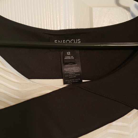 Black and cream dress - Picture 2 of 3